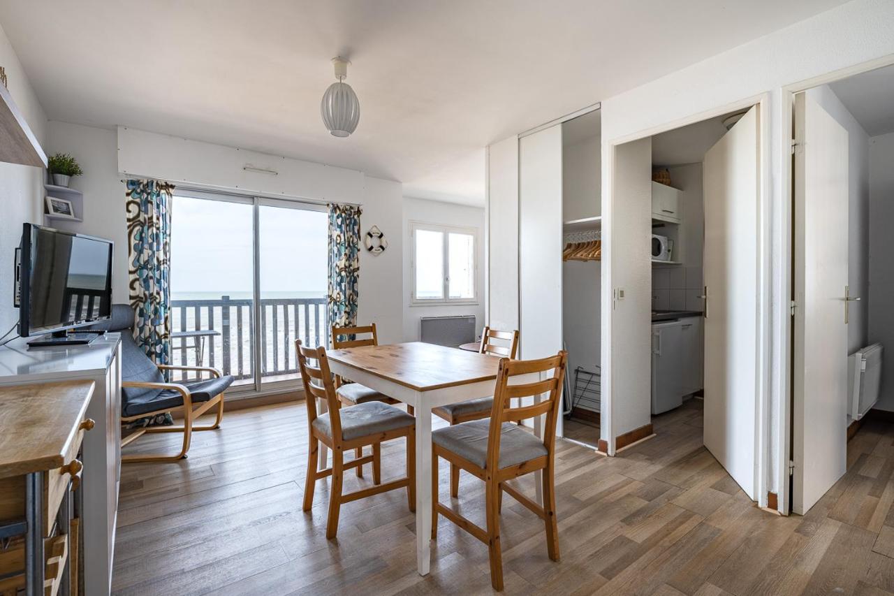 Charmant Appartement Face A La Mer Avec Balcon Houlgate Exterior foto